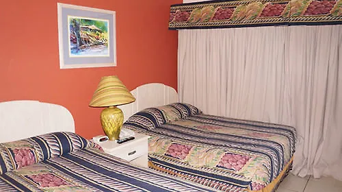 Chaconia Hotel Maraval 2*,