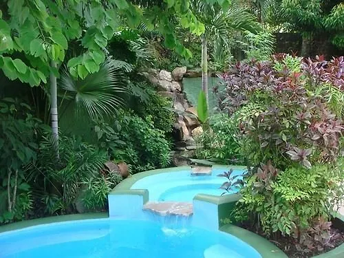 **  Chaconia Hotel Maraval 特立尼达和多巴哥